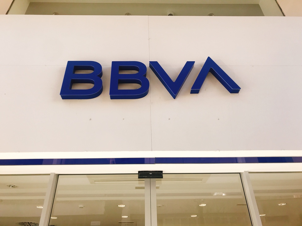 スペインでの銀行口座開設 結局どれが一番簡単 留学 ワーホリ 花より他に知る人もなし